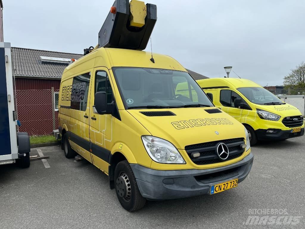 VERSALIFT VT-145-F Teherautóra szerelt emelők és állványok