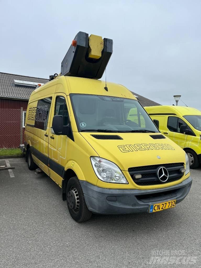 VERSALIFT VT-145-F Teherautóra szerelt emelők és állványok
