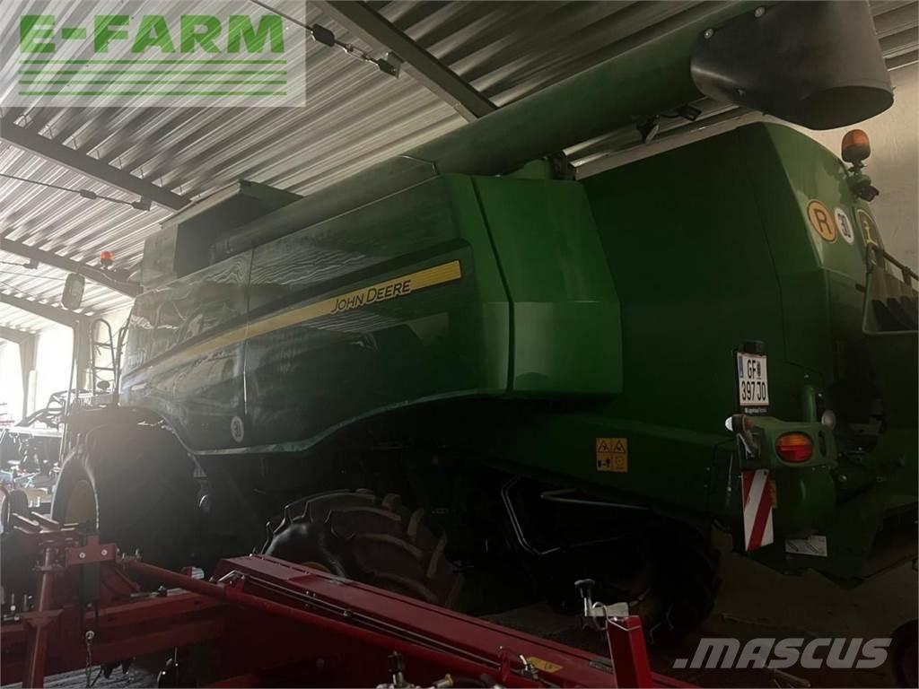 John Deere T550 Kombájnok