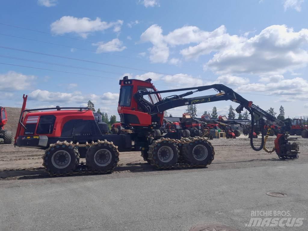 Komatsu 901 XC Betakarítók