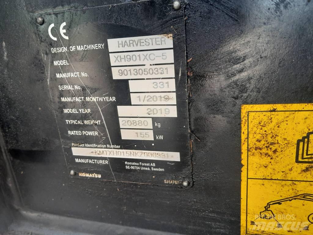 Komatsu 901 XC Betakarítók