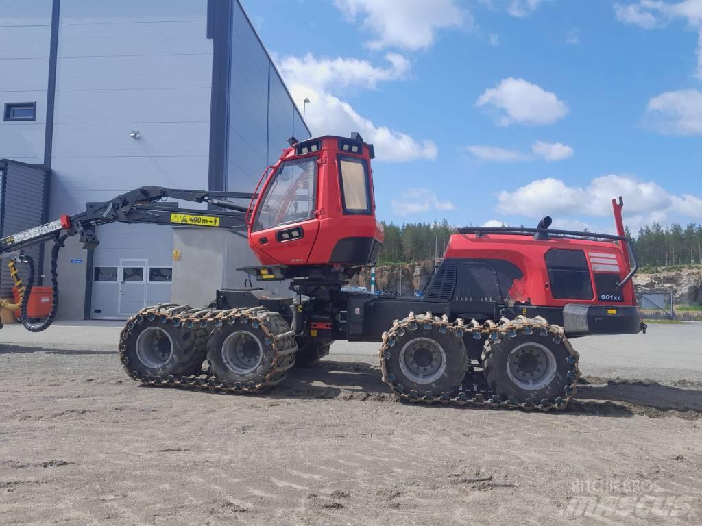 Komatsu 901 XC Betakarítók
