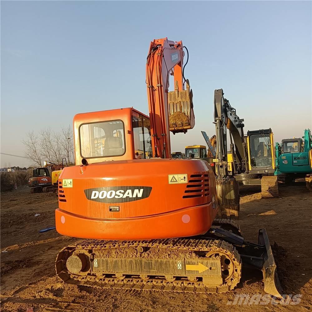 Doosan DH80G Közepes (midi) kotrók 7 t - 12 t