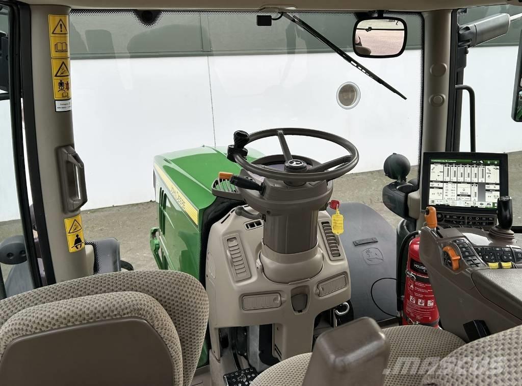 John Deere 6215 R Traktorok