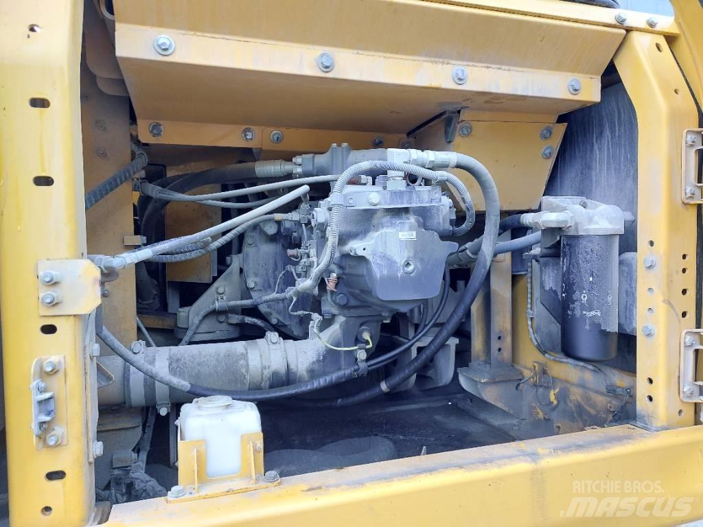 Komatsu PC360LC-11 Lánctalpas kotrók