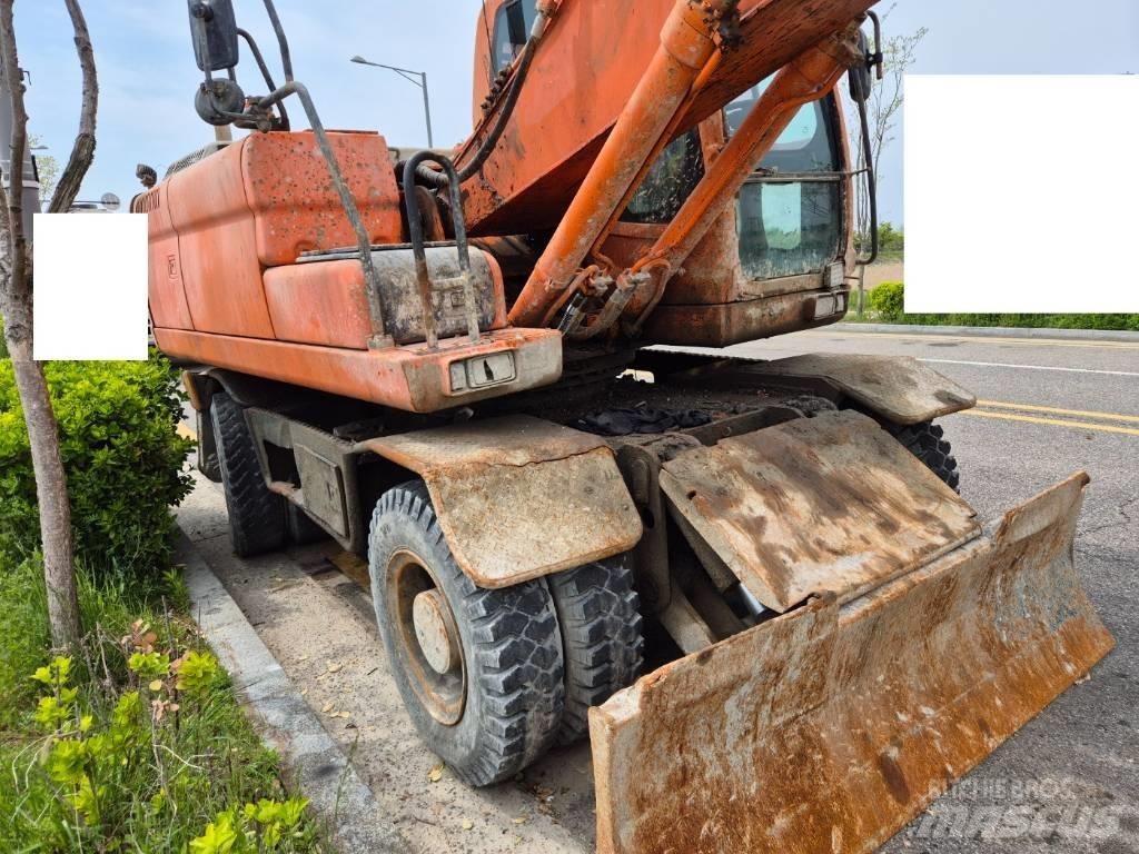 Doosan DX210WA Gumikerekes kotrók