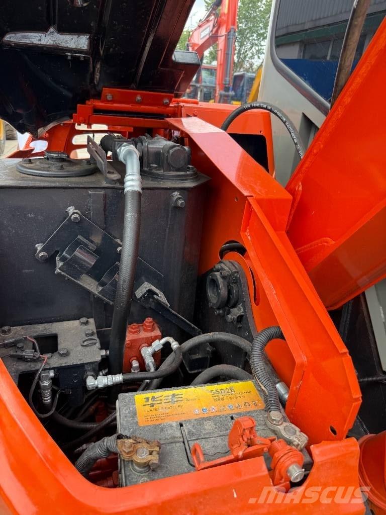 Hitachi Zaxis 55 U Lánctalpas kotrók