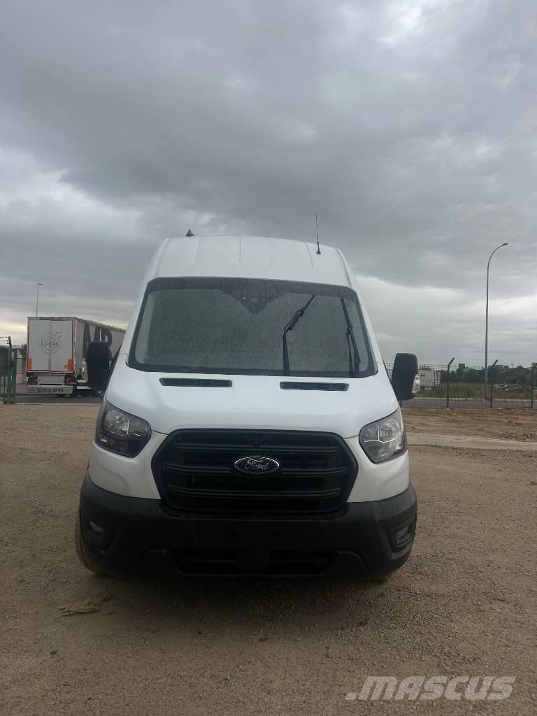 Ford Transit Transporterek