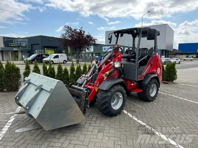 Weidemann 1390 Gumikerekes homlokrakodók
