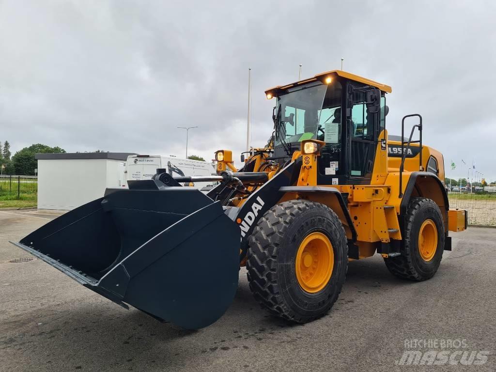 Hyundai HL955 A Gumikerekes homlokrakodók