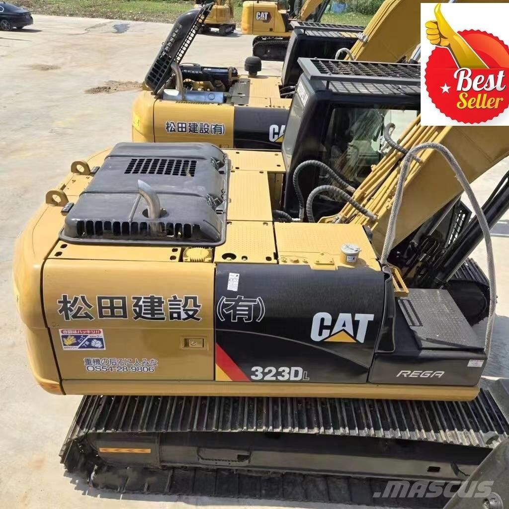 CAT 323 D L Lánctalpas kotrók