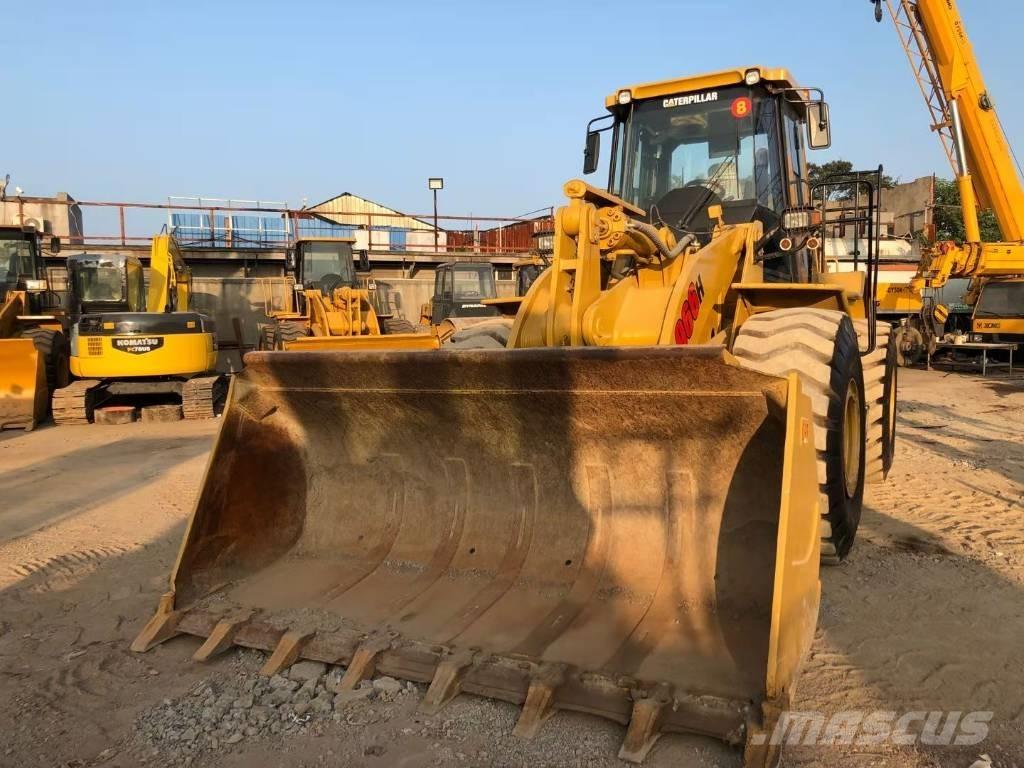 CAT 966H Gumikerekes homlokrakodók