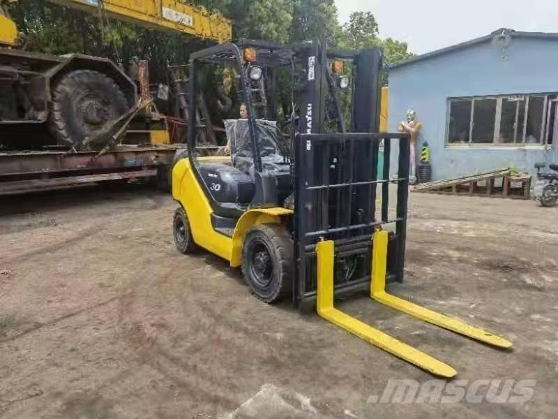 Komatsu 3Ton Dízel targoncák