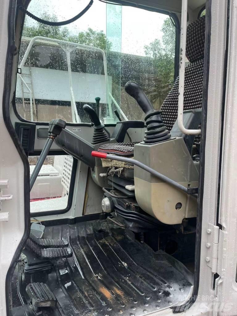 Takeuchi TB 160C Lánctalpas kotrók