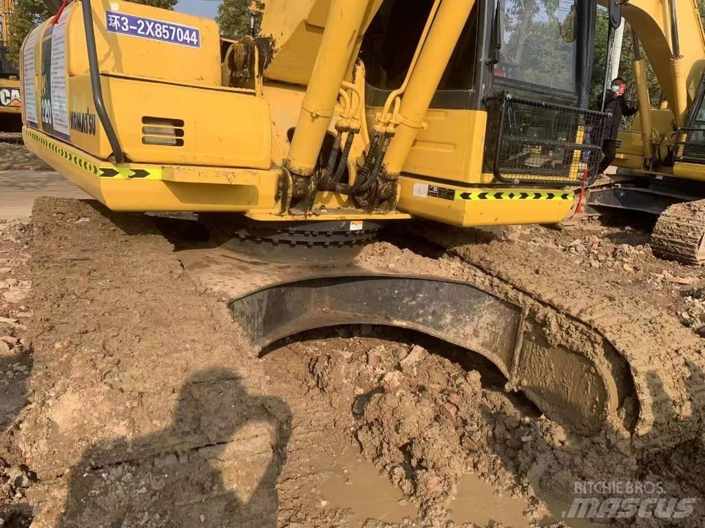 Komatsu PC 220-8M0 Lánctalpas kotrók