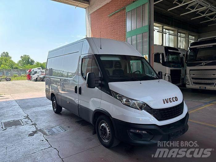 Iveco 35S16 Transporterek