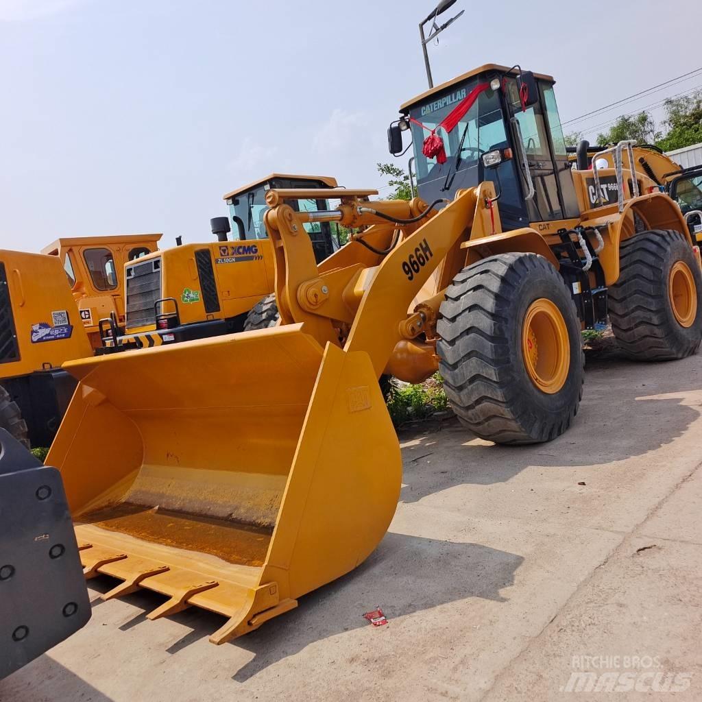 CAT 966H Gumikerekes homlokrakodók