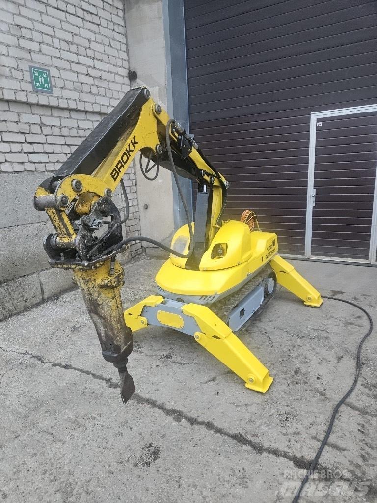 Brokk 100 Bontásra használt kotrók