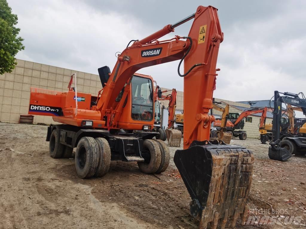 Doosan DH 150 W-7 Gumikerekes kotrók