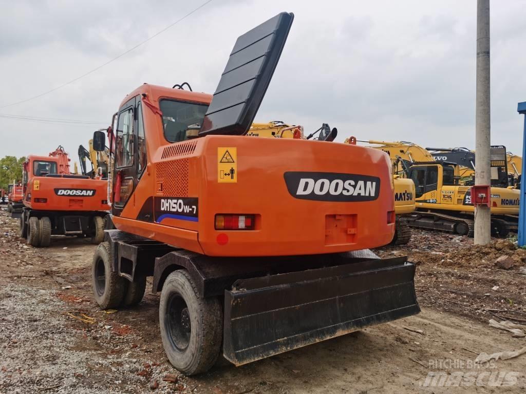 Doosan DH 150 W-7 Gumikerekes kotrók