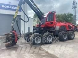 Komatsu 931XC Betakarítók