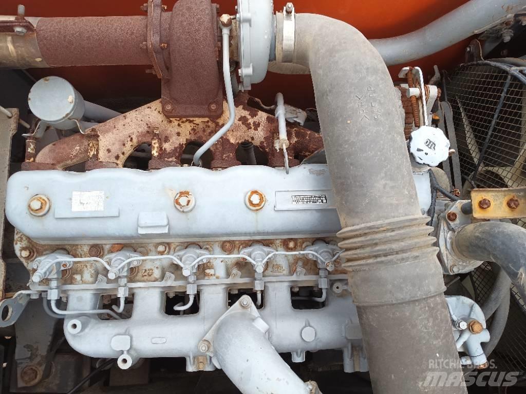 Hitachi ZX 200 Lánctalpas kotrók