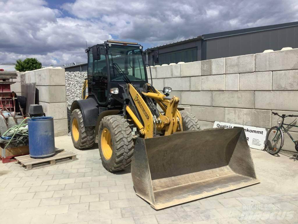 Komatsu WA100M-8 Gumikerekes homlokrakodók