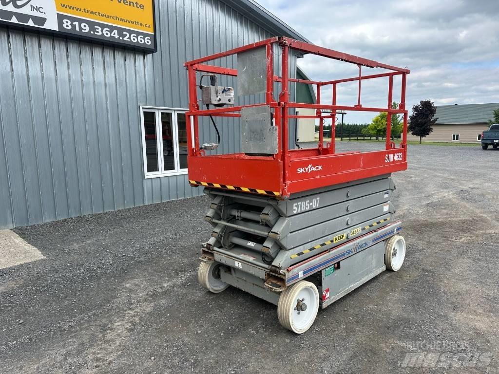 SkyJack SJ 4632 Ollós emelők