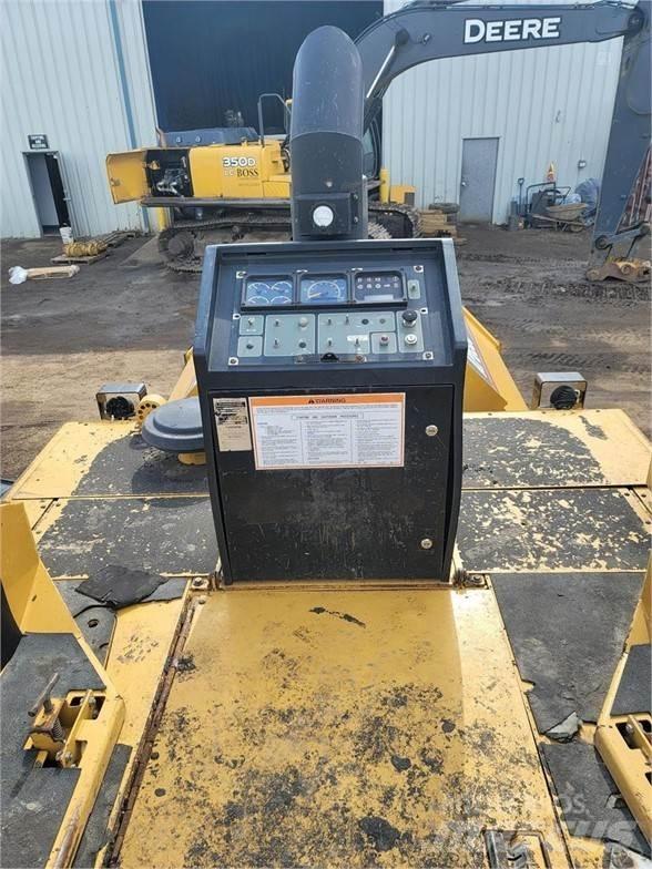 CAT AP-655C Aszfalt terítõ gépek