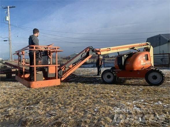 JLG 600AJ Karos emelők