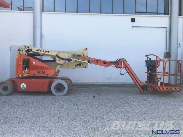 JLG E400AJPn Karos emelők