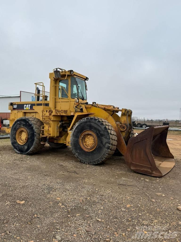 CAT 980 F Gumikerekes homlokrakodók