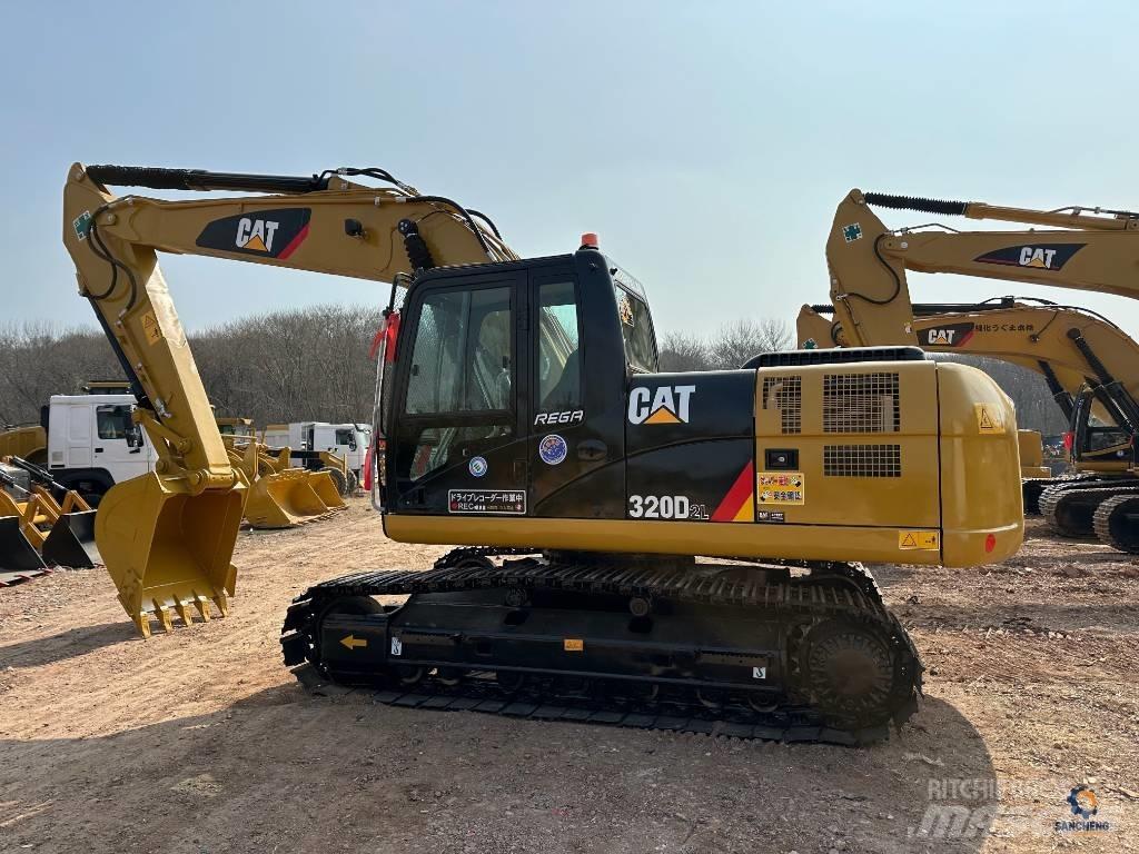 CAT 320D2L Lánctalpas kotrók