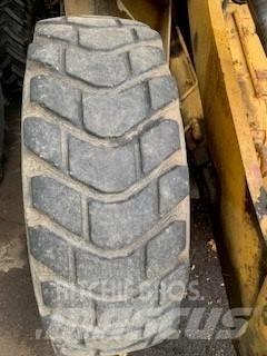 CAT 910 Gumikerekes homlokrakodók