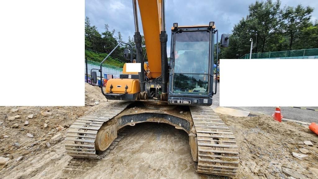 Hyundai HX 220 Lánctalpas kotrók