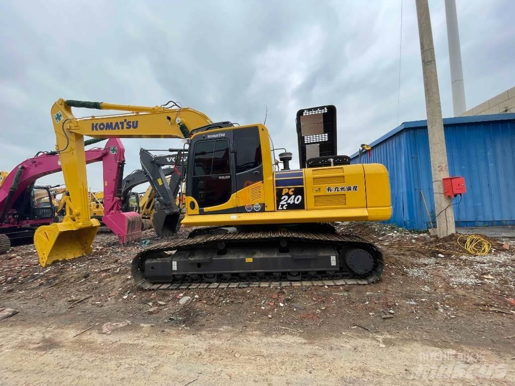 Komatsu PC 240-8 Lánctalpas kotrók