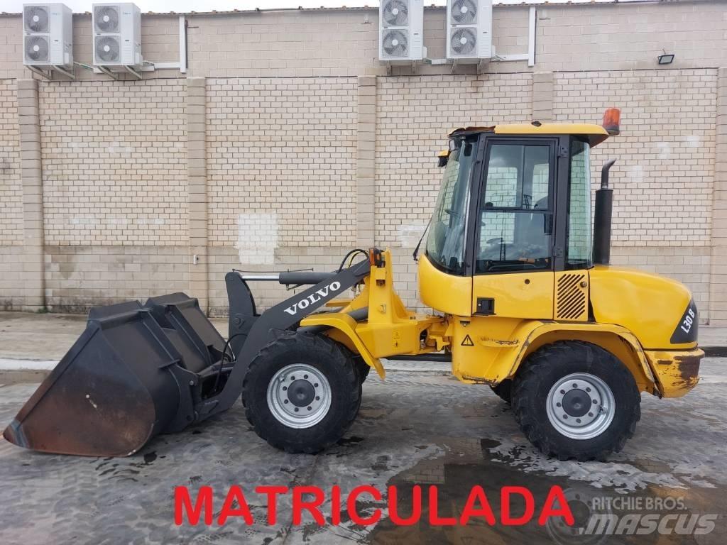 Volvo L 30 B Gumikerekes homlokrakodók