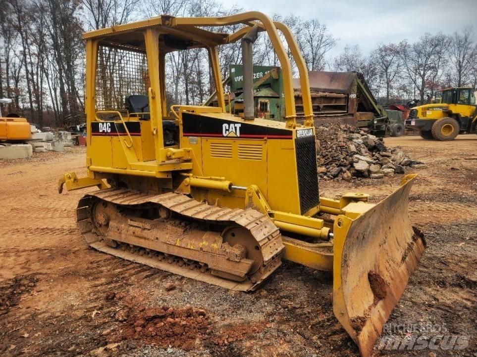 CAT D 4 C lánctalpas dózerek