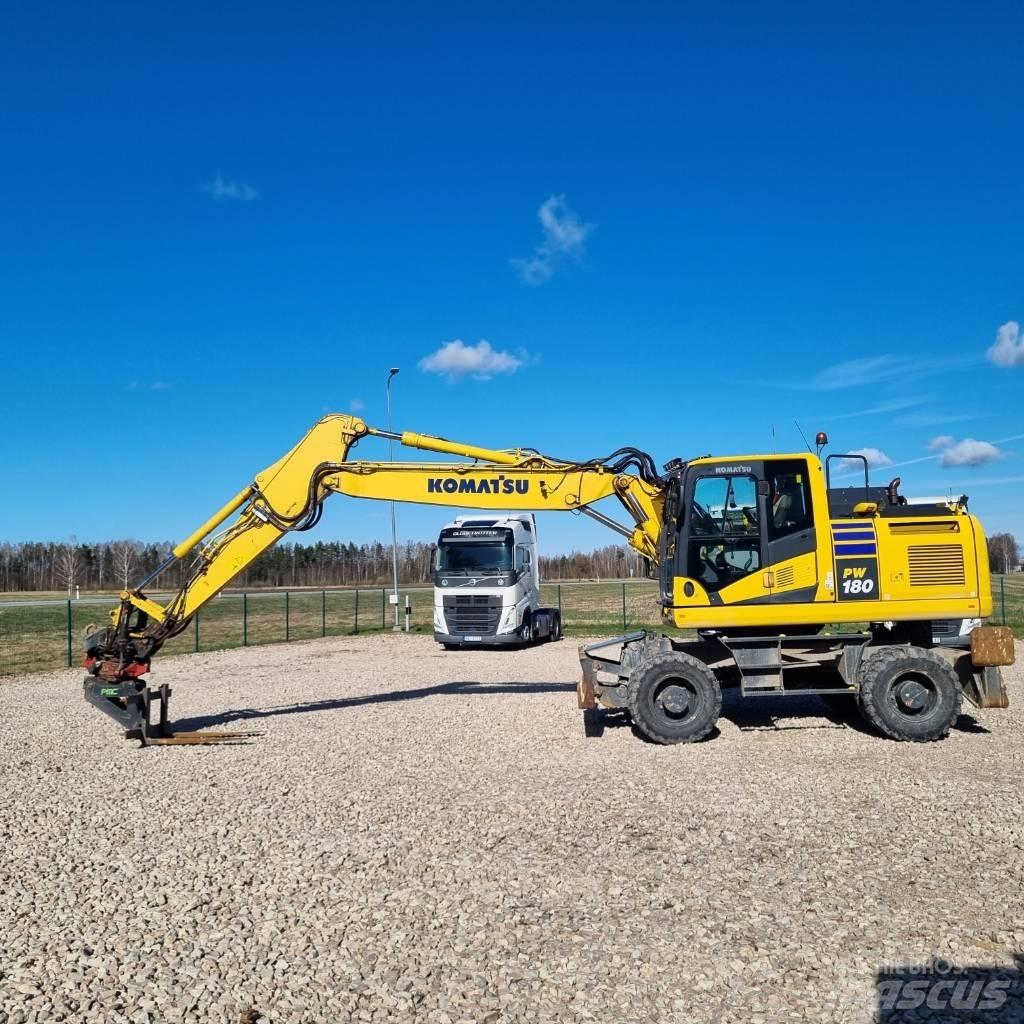 Komatsu PW180 - 11E0 Gumikerekes kotrók