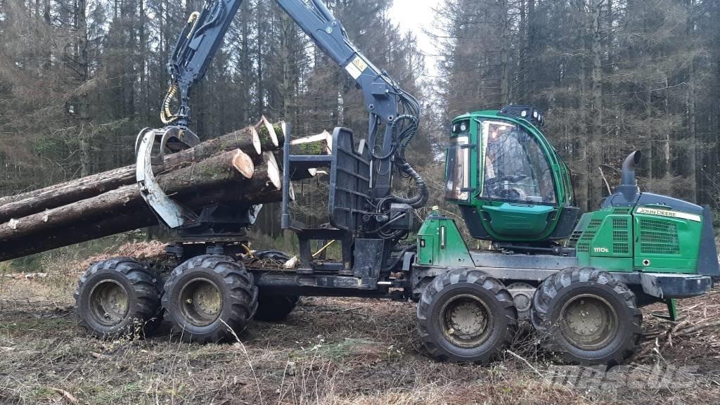 John Deere 1110 E Kihordók