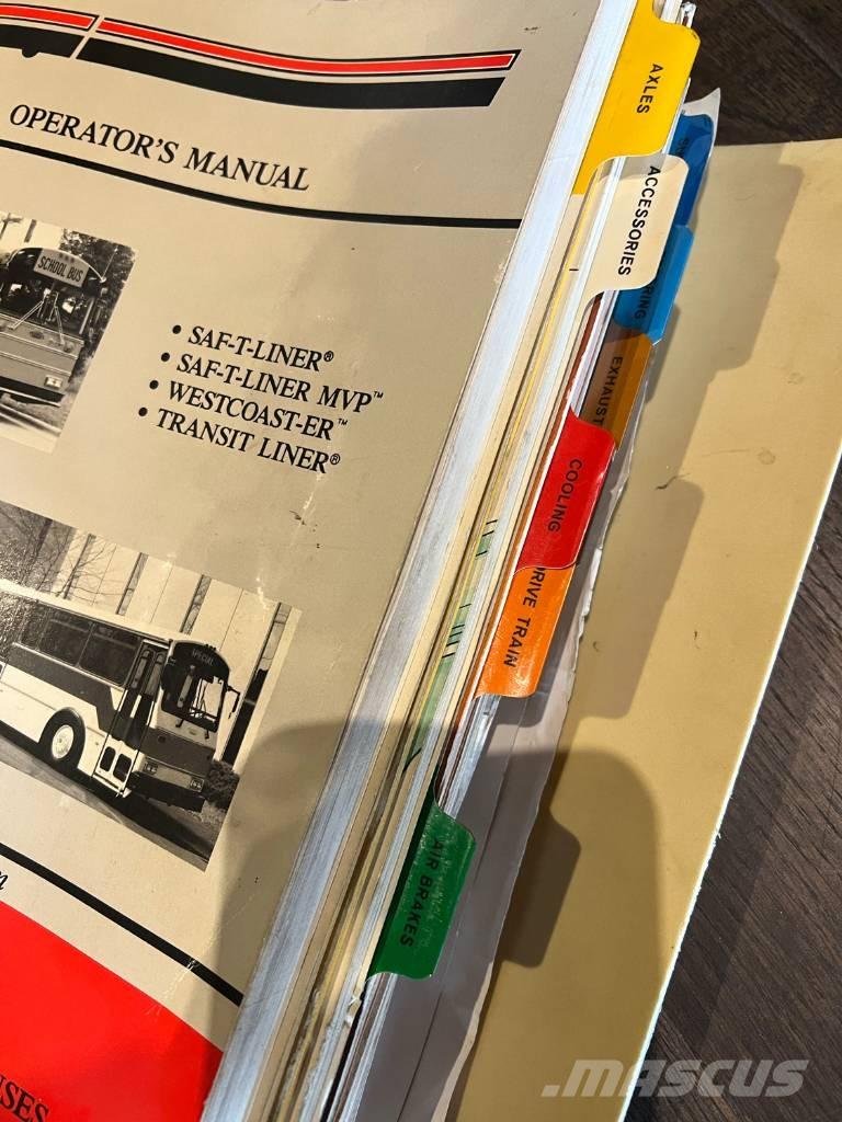 Thomas K880 Iskolabuszok