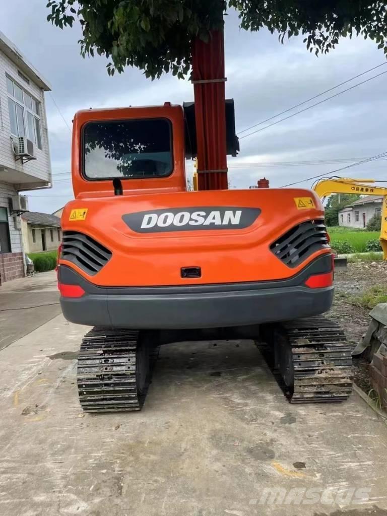 Doosan DX75-9C Közepes (midi) kotrók 7 t - 12 t