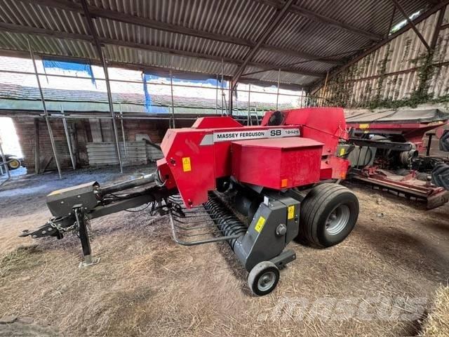 Massey Ferguson 1842 Szögletes bálázók