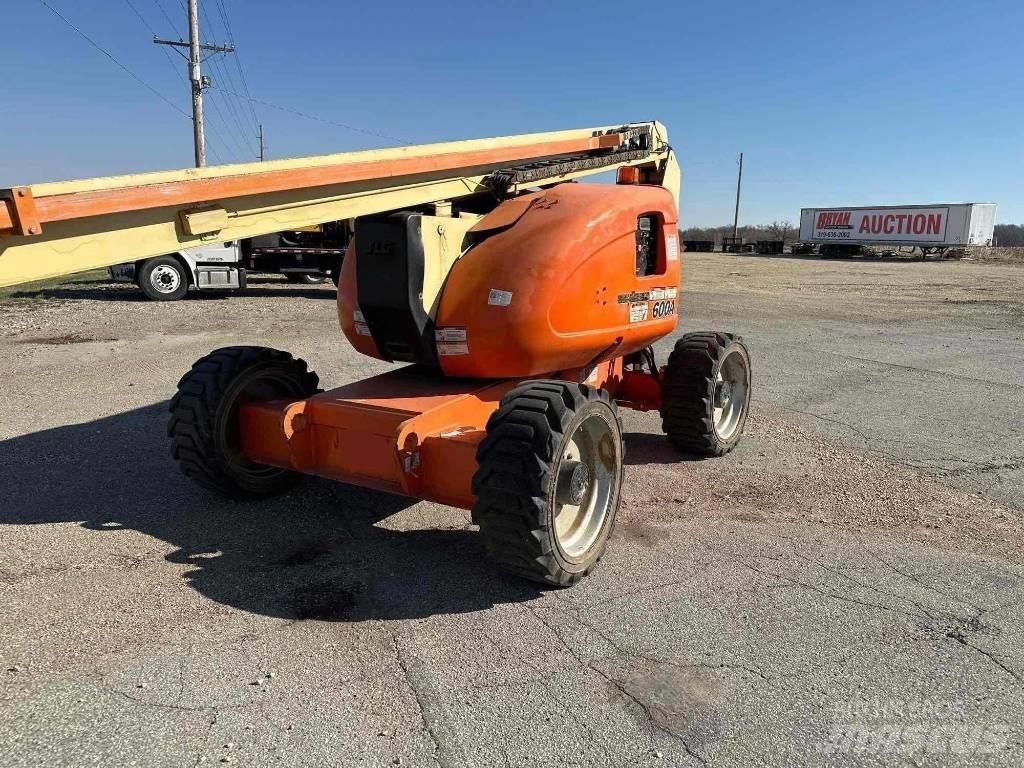 JLG 600A Karos emelők