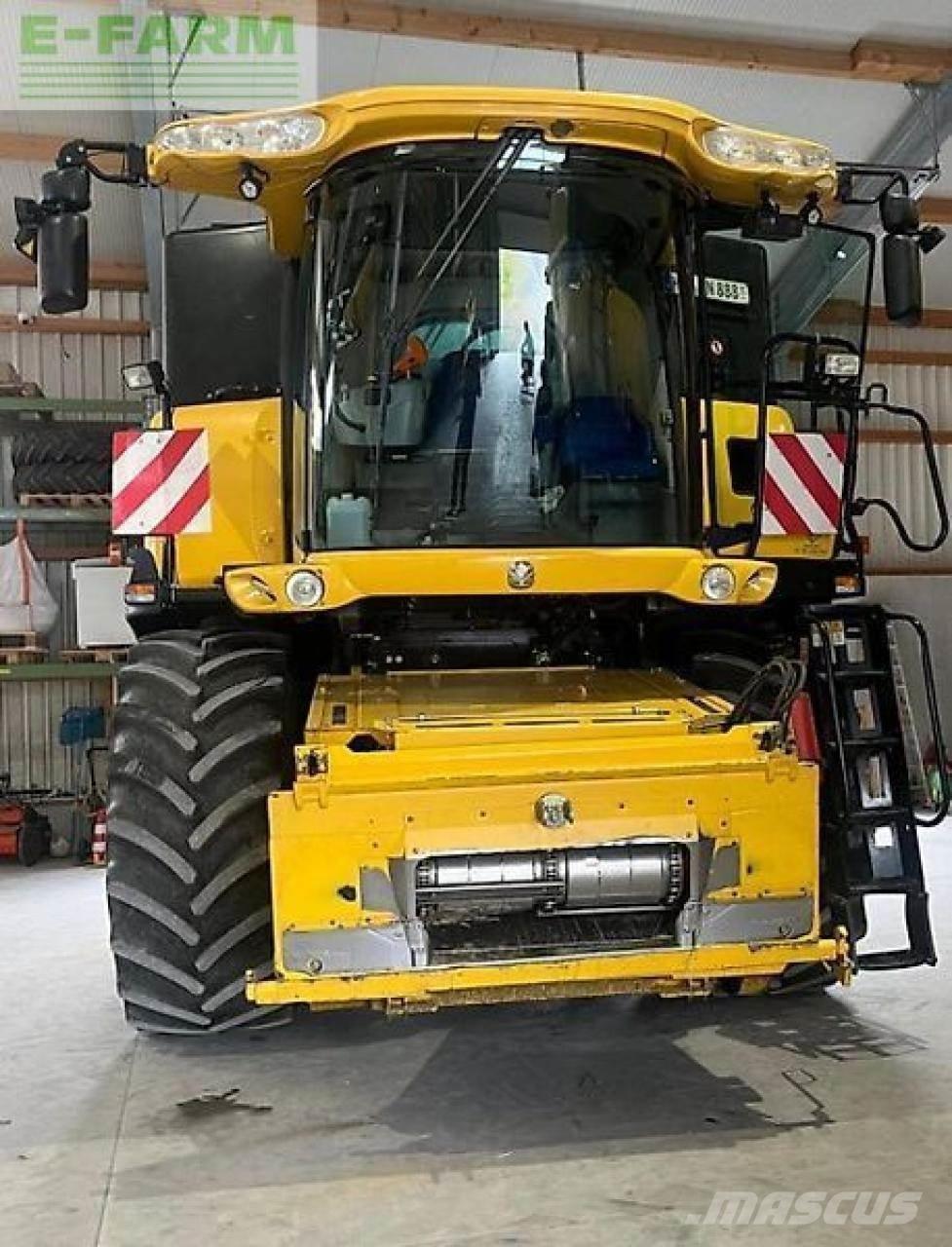 New Holland cr8080 Kombájnok