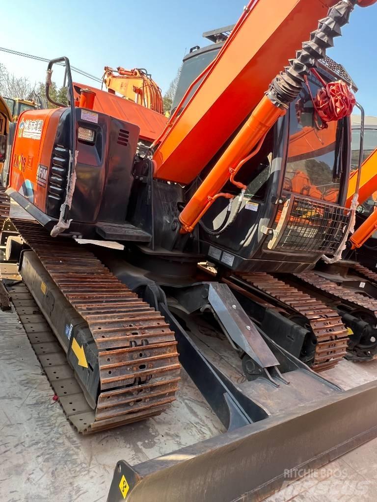 Hitachi ZX70 Közepes (midi) kotrók 7 t - 12 t