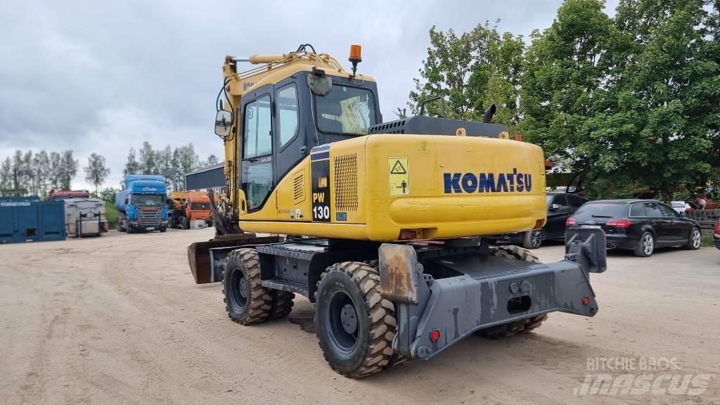 Komatsu PW 130-7K Gumikerekes kotrók