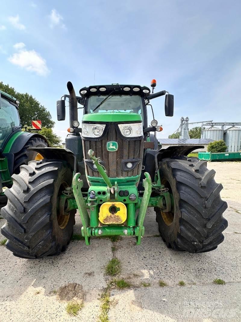 John Deere 6215R Traktorok