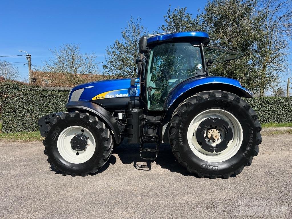 New Holland T 7070 Traktorok