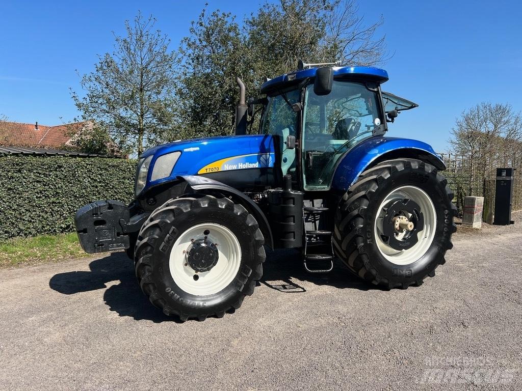 New Holland T 7070 Traktorok